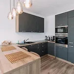 Revon Business Apartment, Senec Apartman