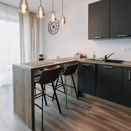 Appartement Revon Modern Business Apartment, *