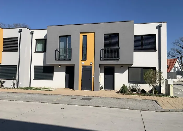 Revon Modern Business Apartment,