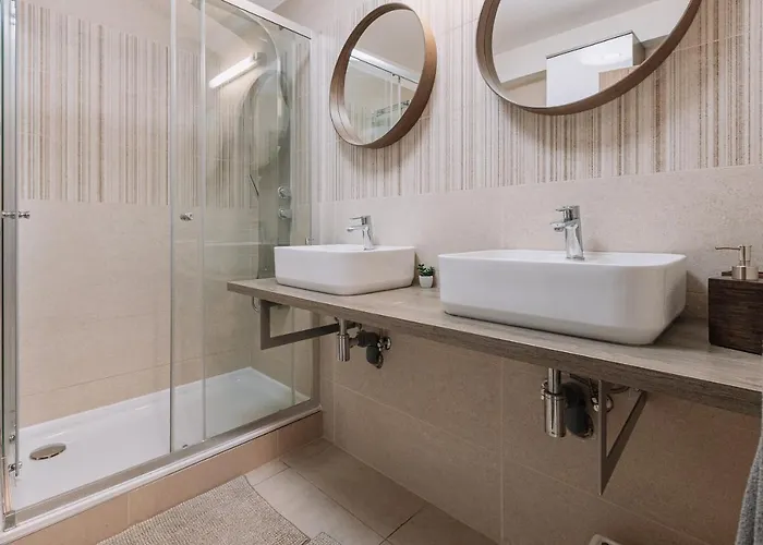 Daire Revon Modern Business Apartment, *